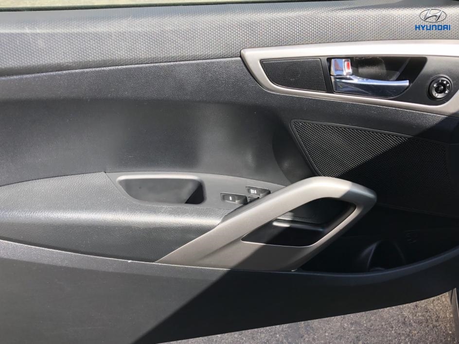 Vehicle image 8 of 22