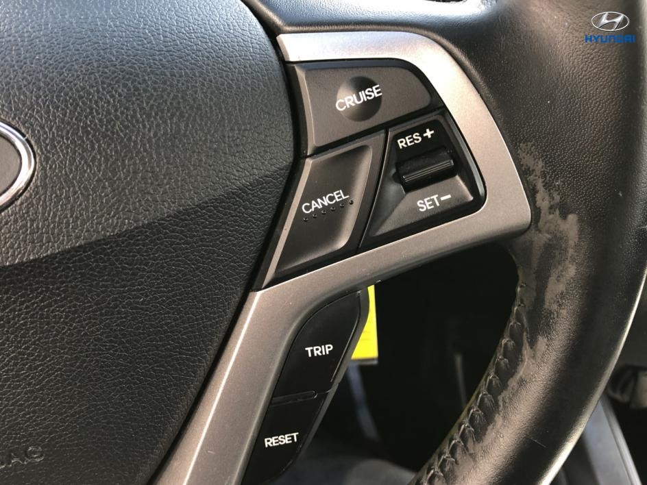 Vehicle image 14 of 22