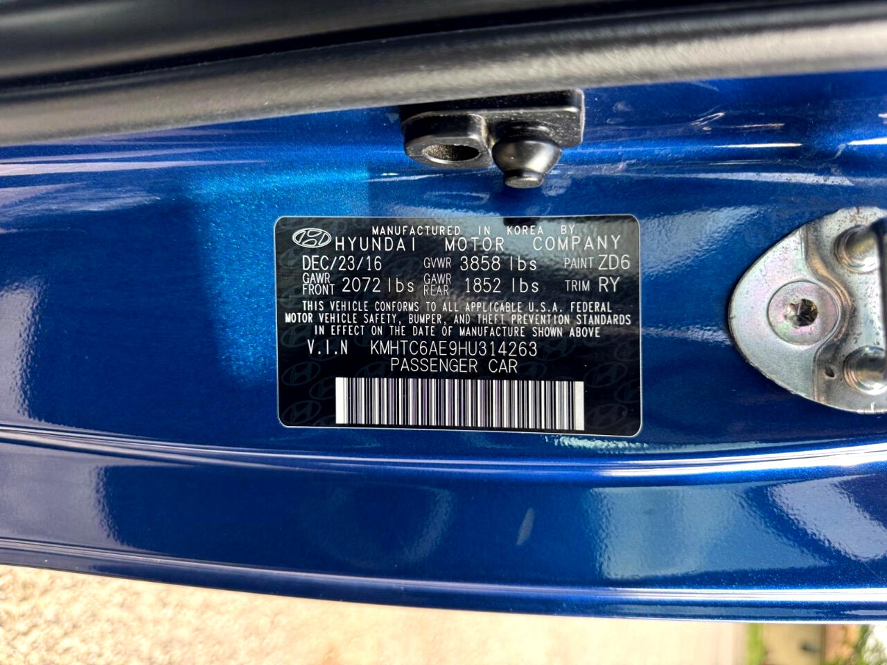 Vehicle image 23 of 26