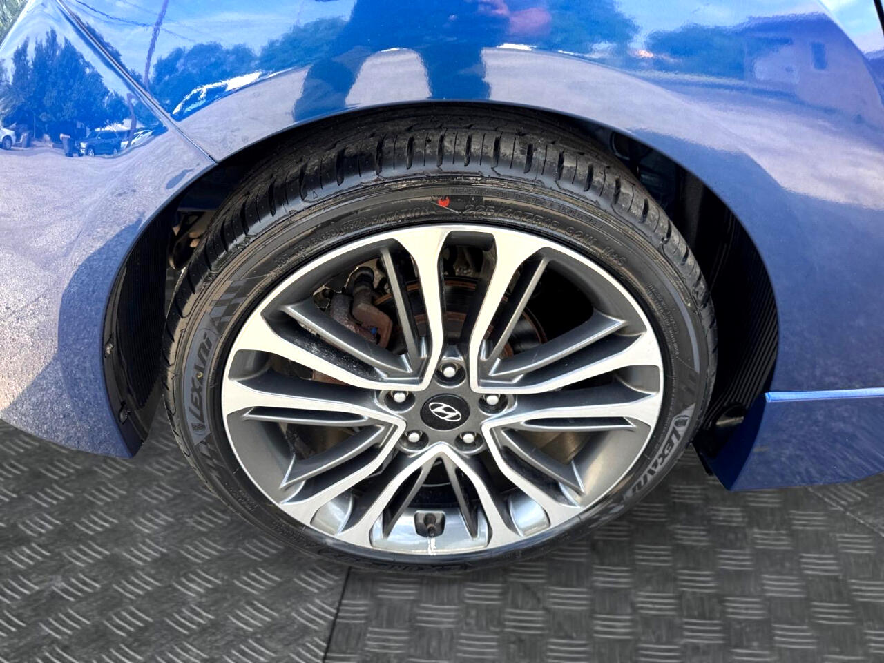 Vehicle image 13 of 26