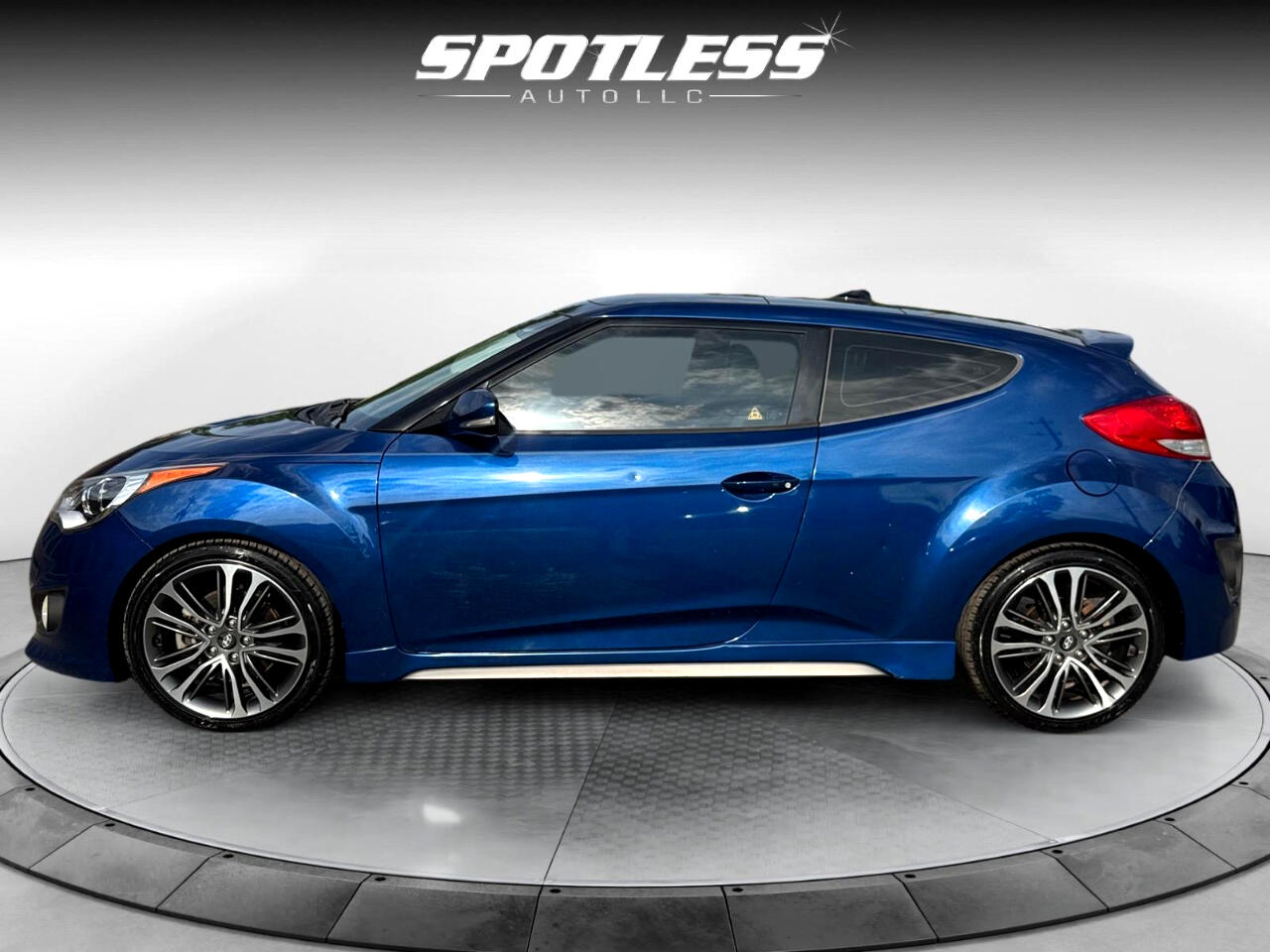 Vehicle image 10 of 26