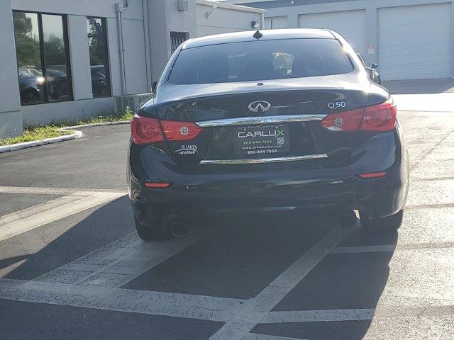 2017 INFINITI Q50 2.0T Image 5 of 30