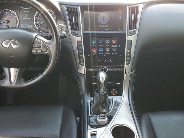 2017 INFINITI Q50 2.0T Image 18 of 30