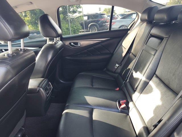 2017 INFINITI Q50 2.0T Image 11 of 30