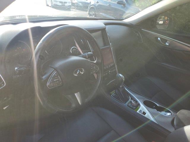 2017 INFINITI Q50 2.0T Image 13 of 30