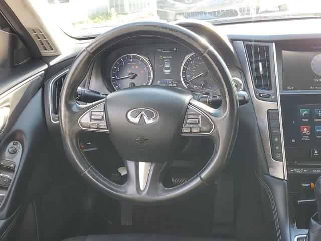 2017 INFINITI Q50 2.0T Image 14 of 30