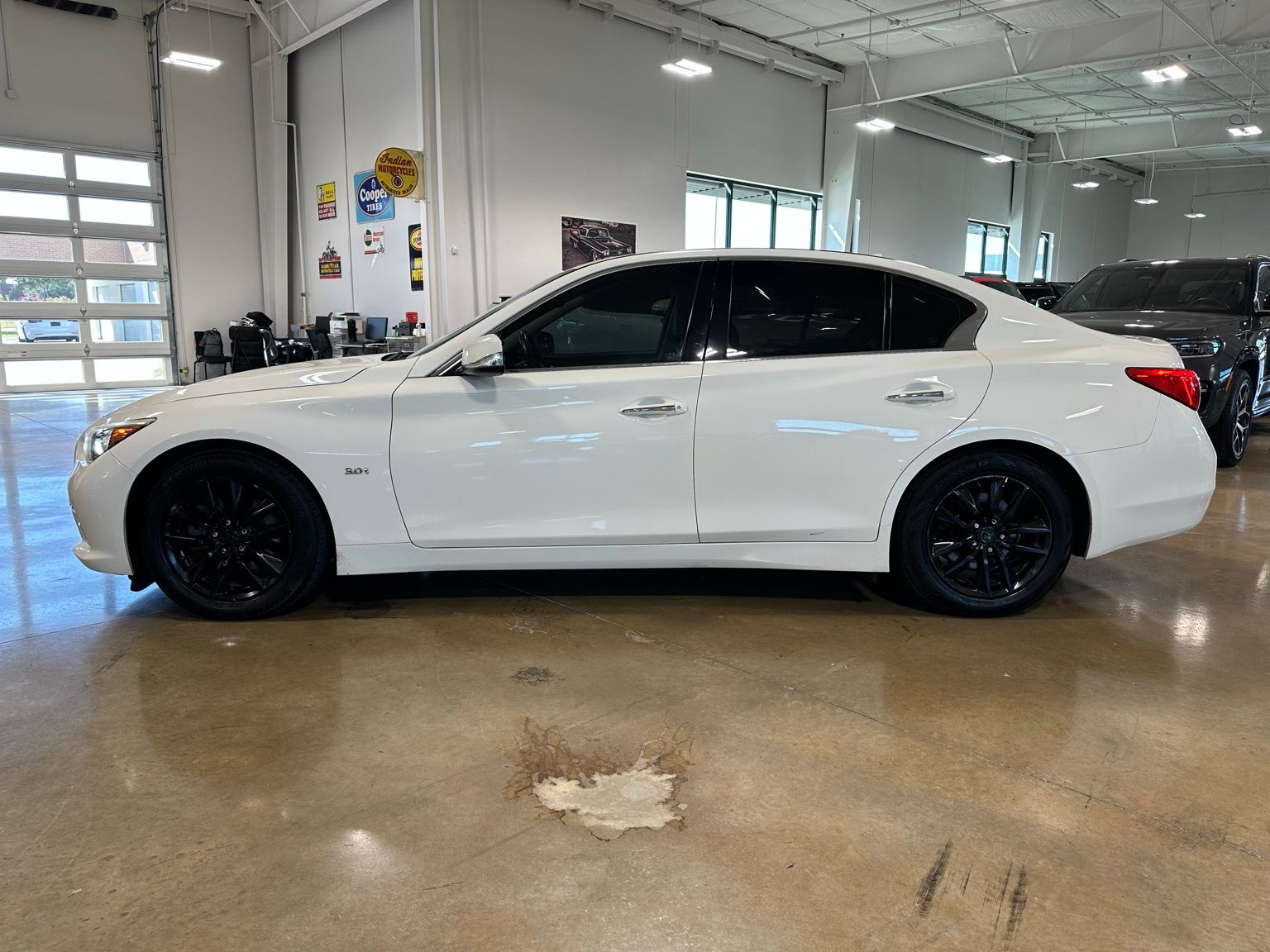 Vehicle image 8 of 43