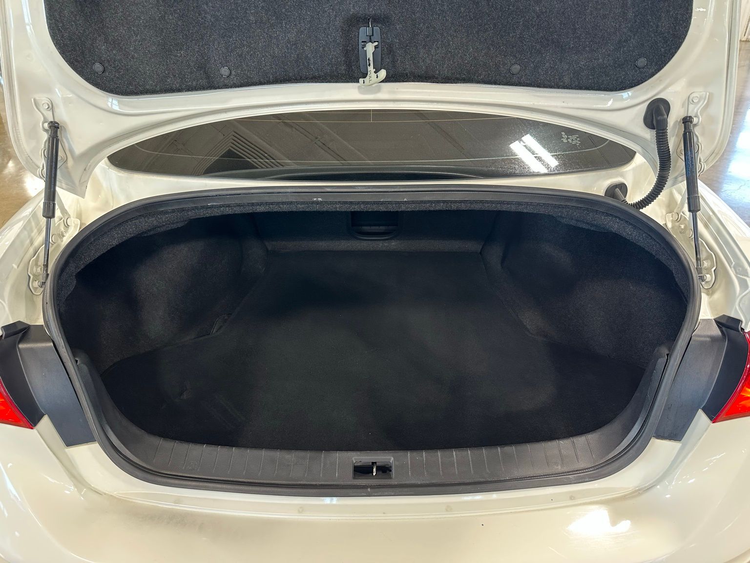 Vehicle image 10 of 43