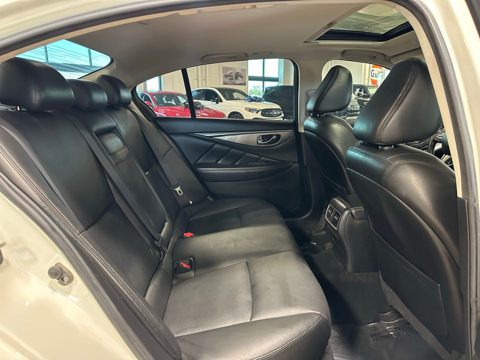 Vehicle image 13 of 43