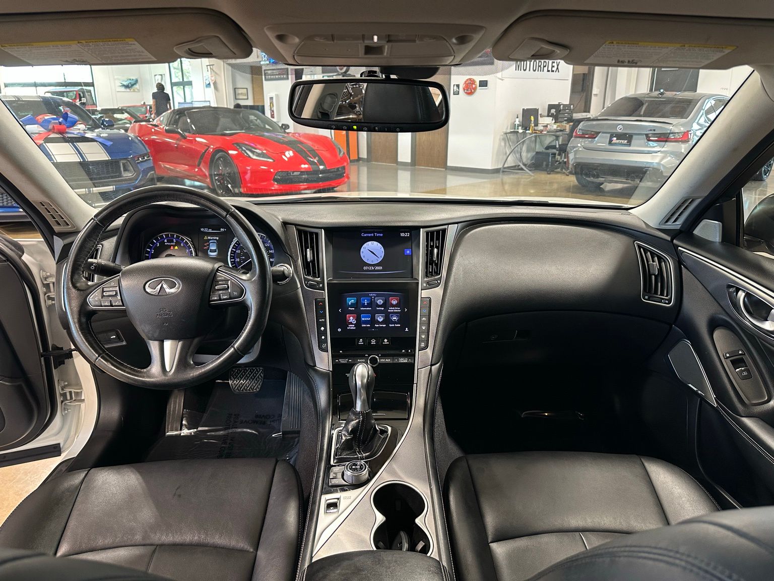 Vehicle image 19 of 43