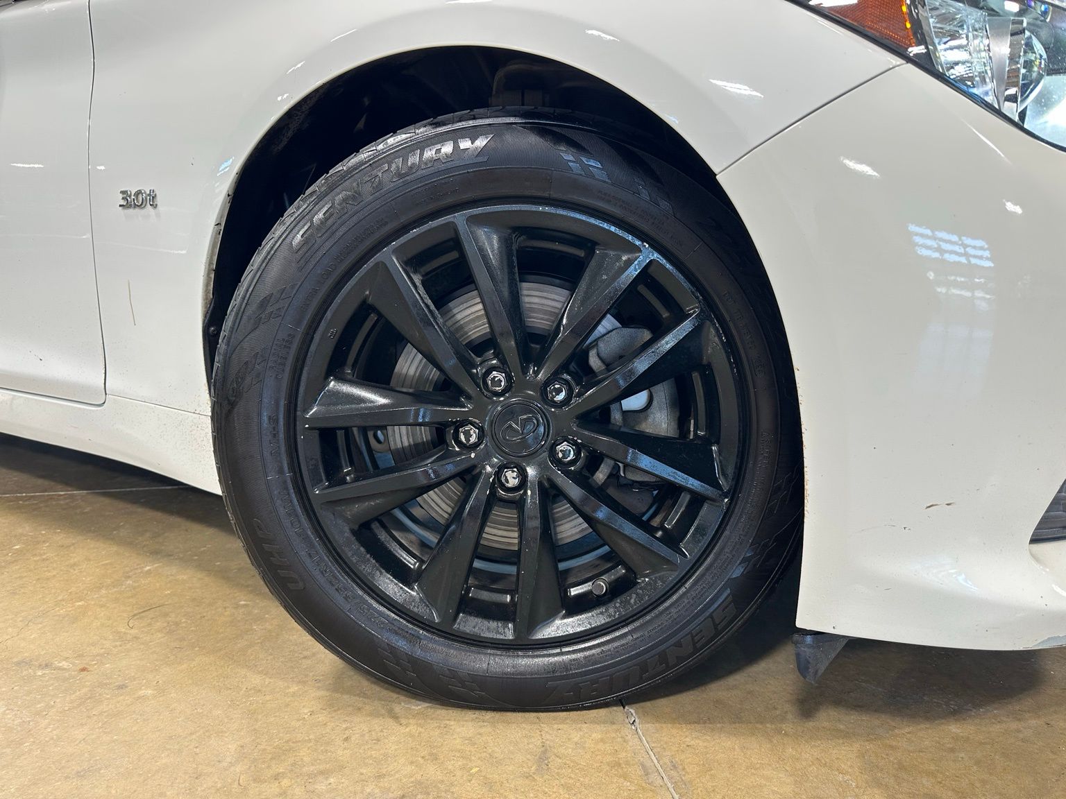 Vehicle image 9 of 43