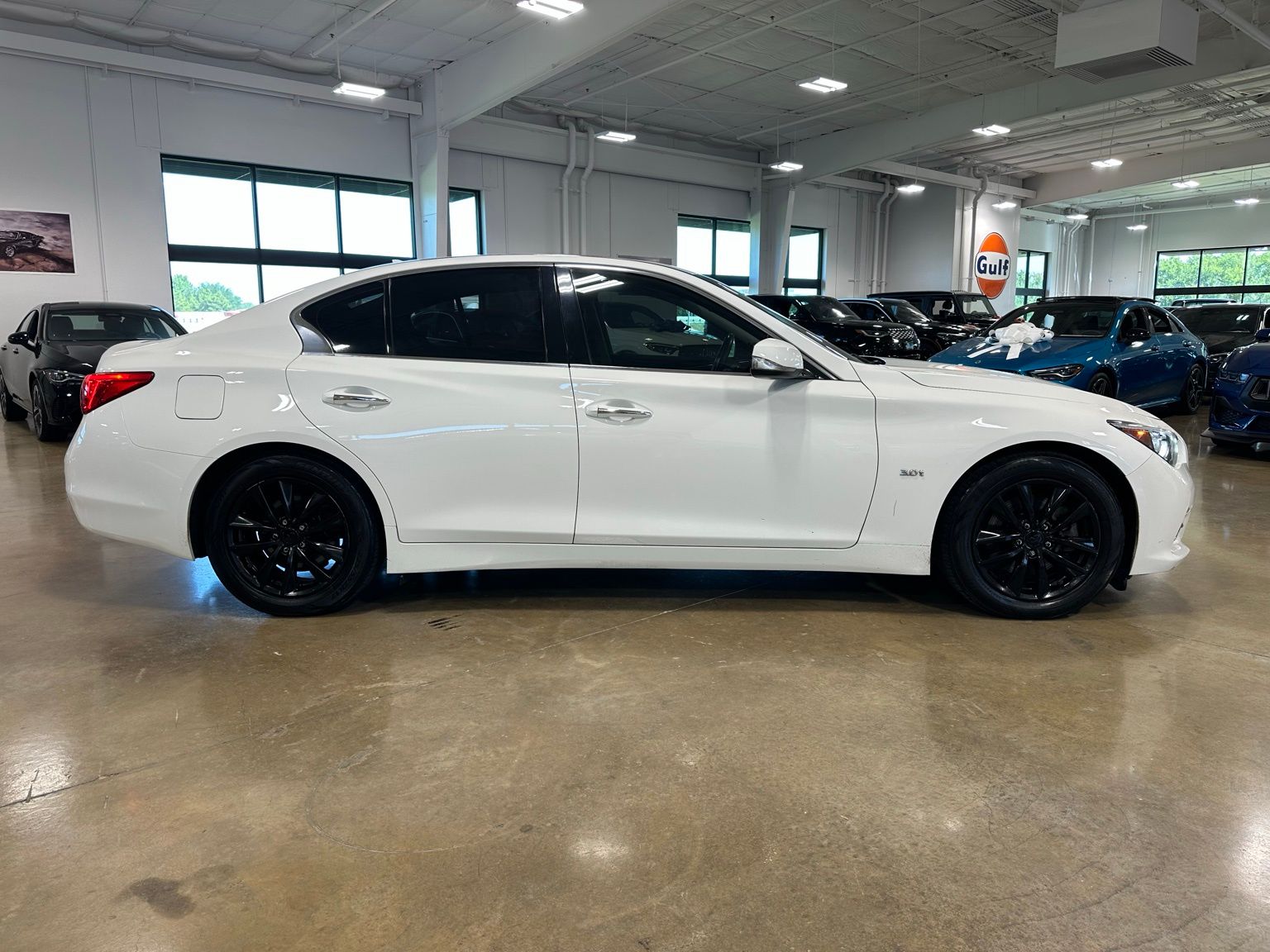 Vehicle image 4 of 43