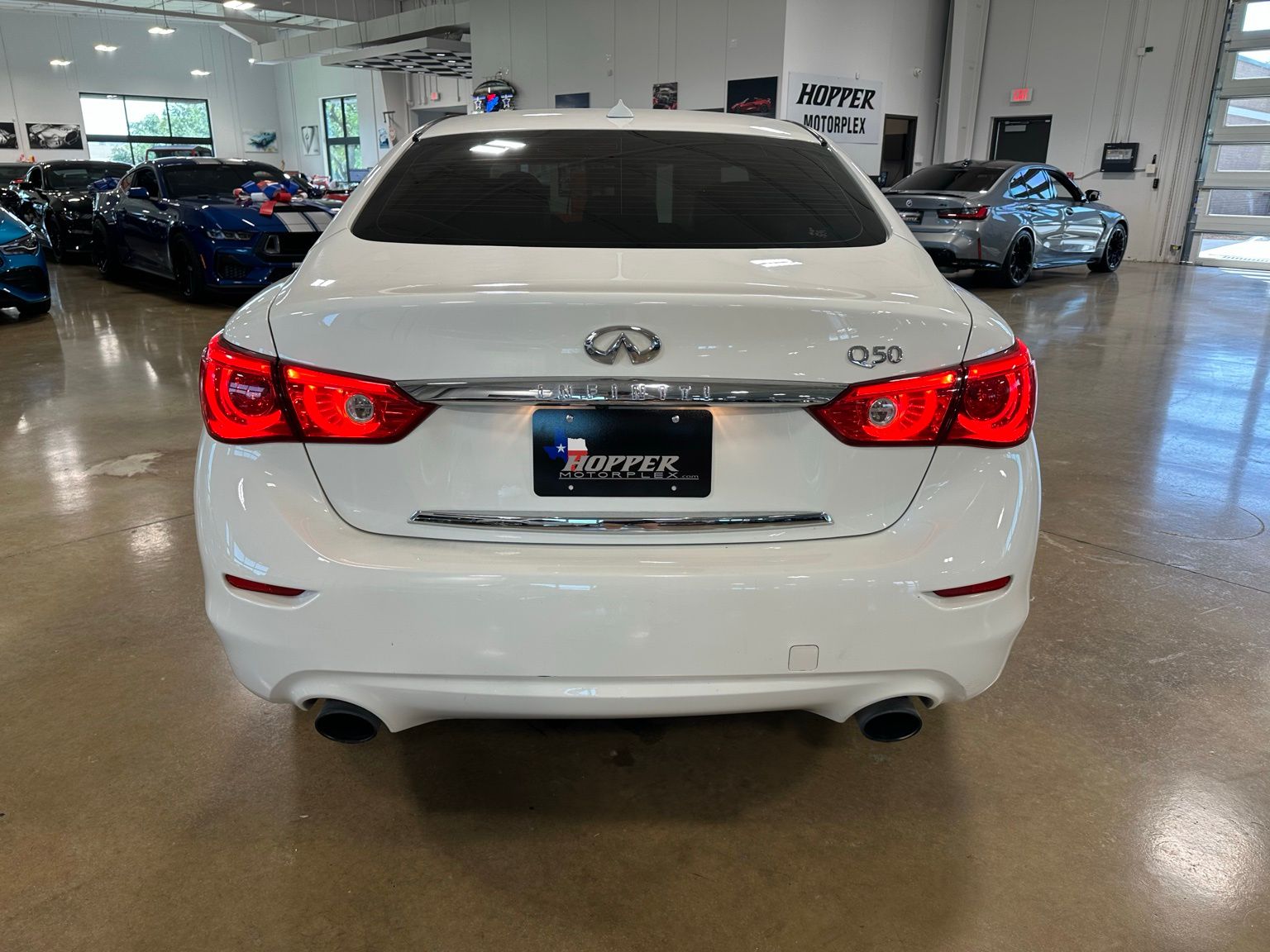 Vehicle image 6 of 43