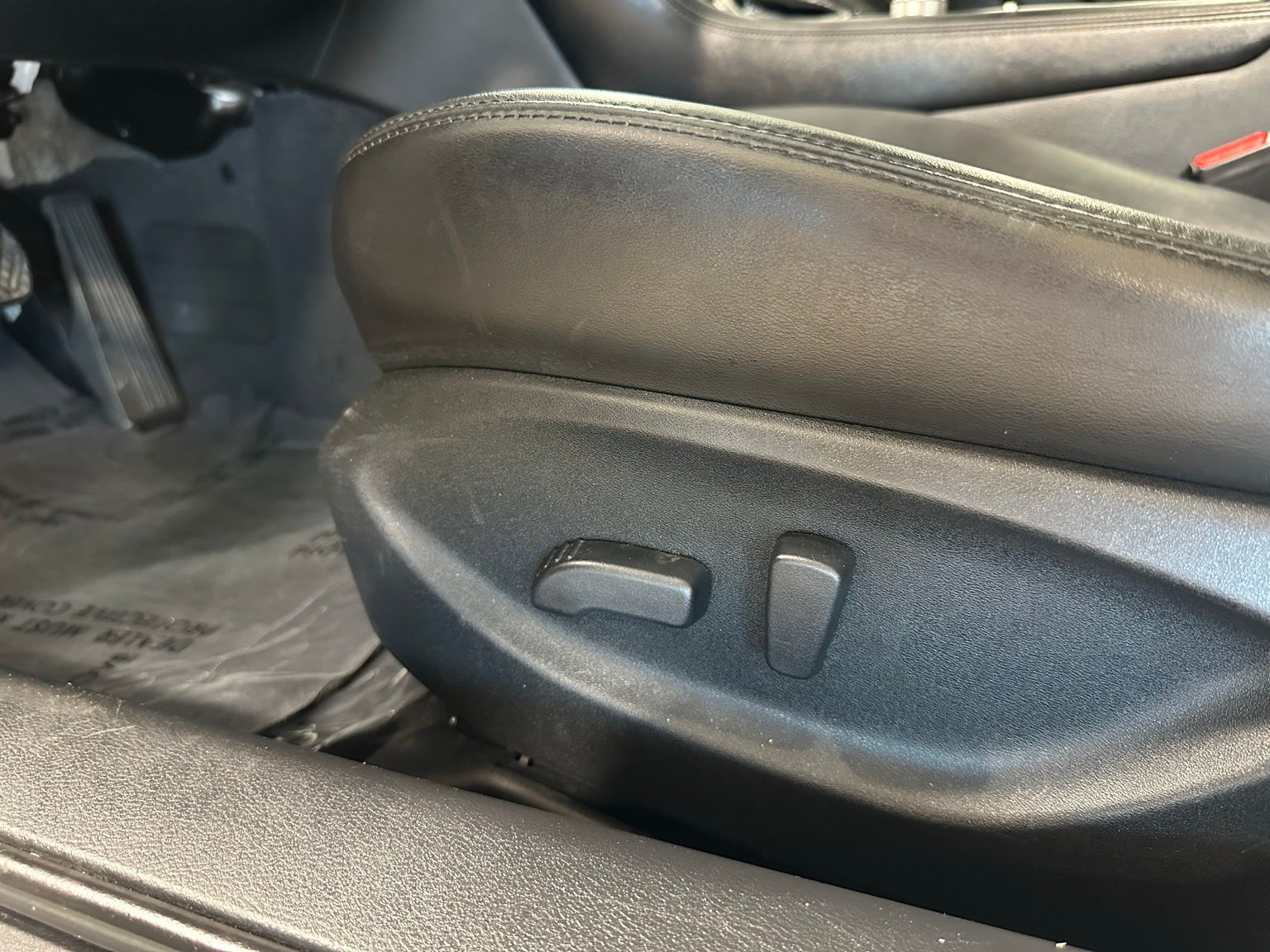 Vehicle image 35 of 43