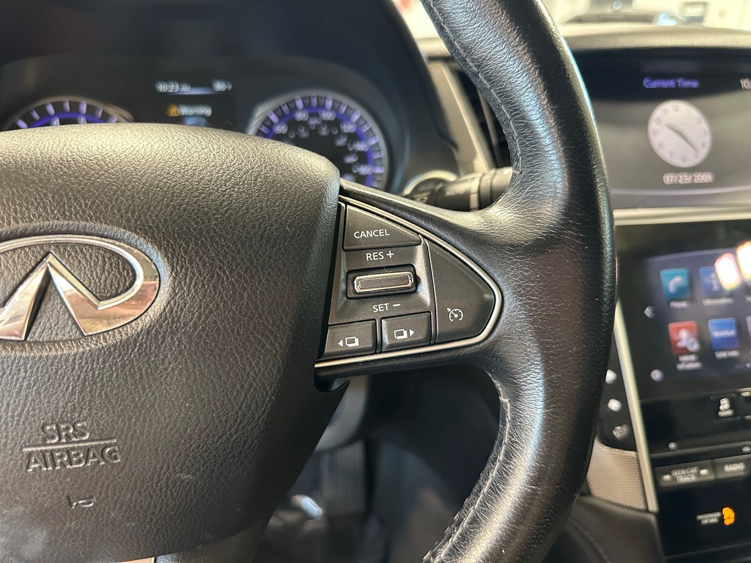Vehicle image 23 of 43