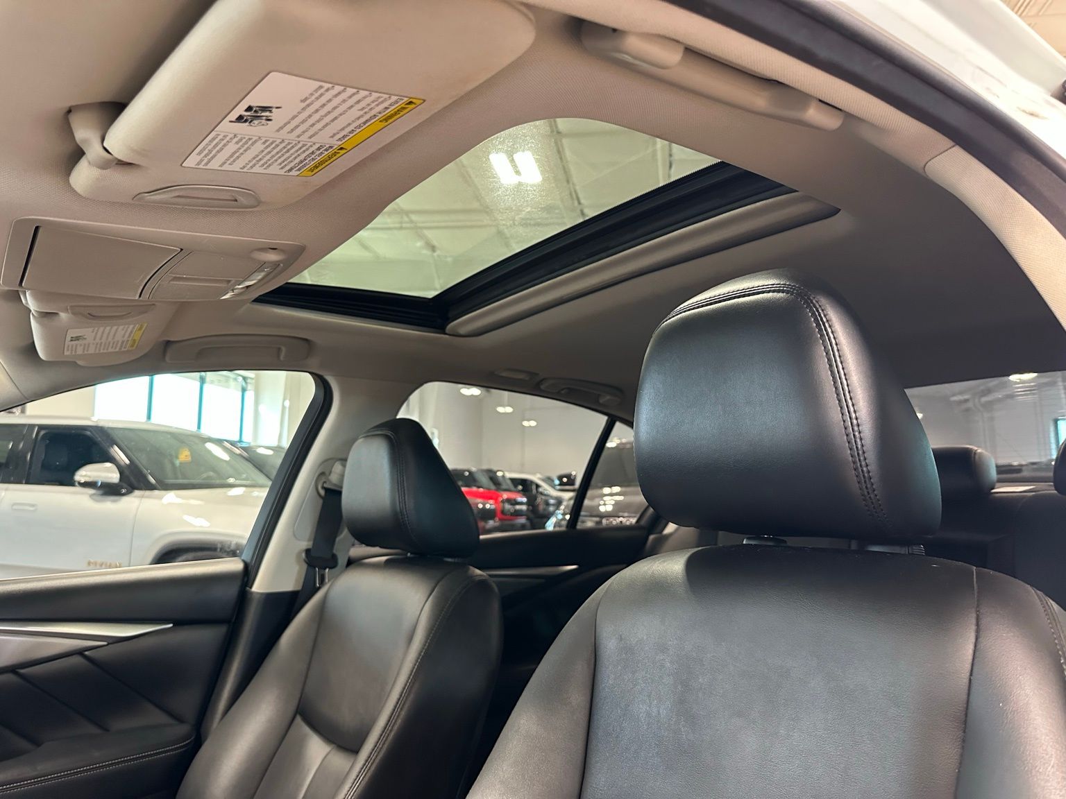 Vehicle image 18 of 43