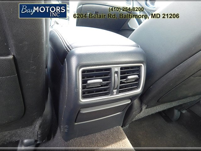 Vehicle image 24 of 27