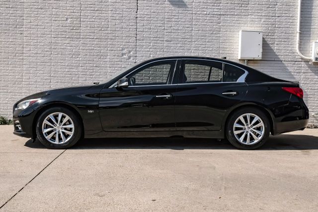 Vehicle image 8 of 58