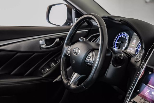 Vehicle image 13 of 58