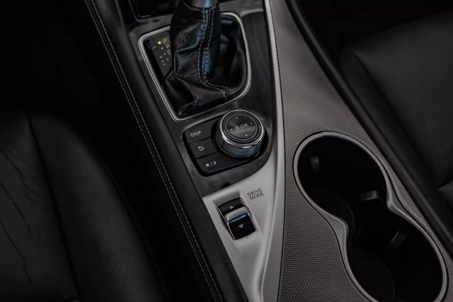 Vehicle image 25 of 58