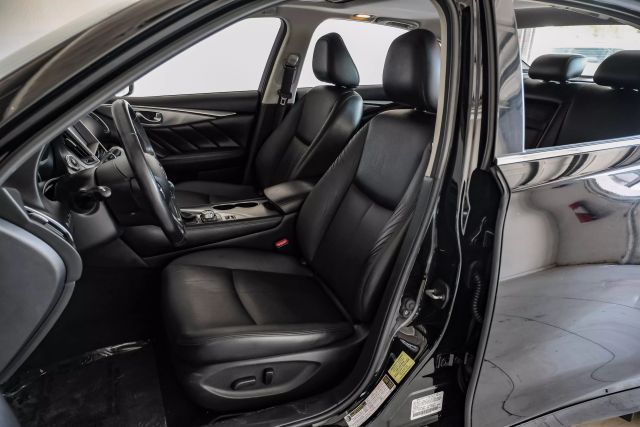 Vehicle image 10 of 58