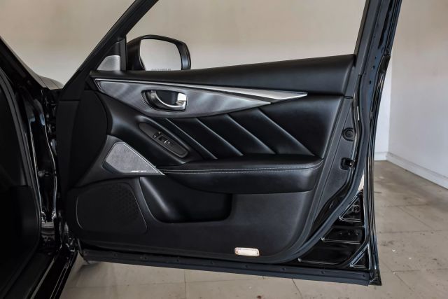 Vehicle image 43 of 58