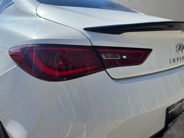 2017 INFINITI Q60 2.0T Premium Image 32 of 47