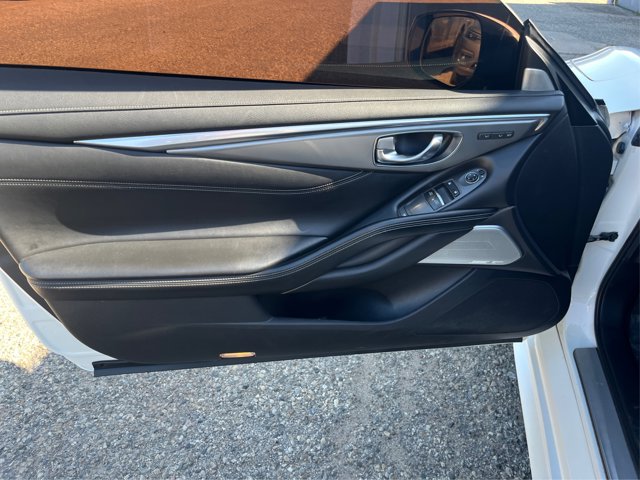 2017 INFINITI Q60 2.0T Premium Image 28 of 47