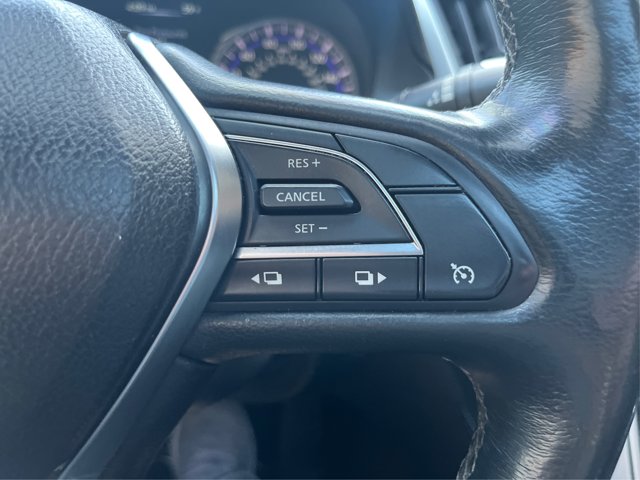 2017 INFINITI Q60 2.0T Premium Image 33 of 47