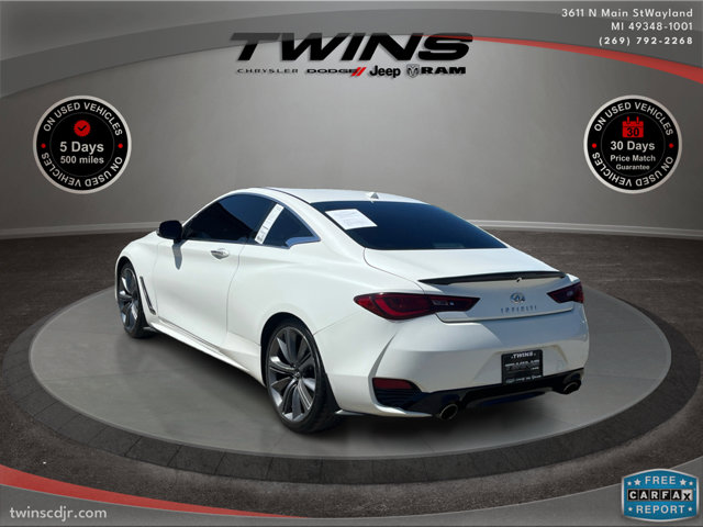 2017 INFINITI Q60 2.0T Premium Image 13 of 47