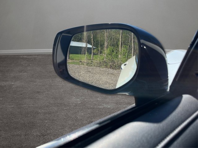 2017 INFINITI Q60 2.0T Premium Image 40 of 47