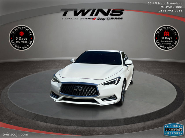 2017 INFINITI Q60 2.0T Premium Image 2 of 47