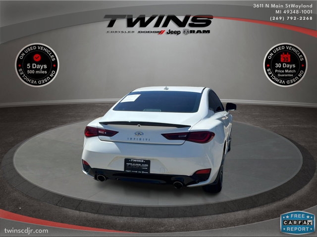 2017 INFINITI Q60 2.0T Premium Image 9 of 47