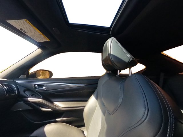 2017 INFINITI Q60 2.0T Premium Image 34 of 47