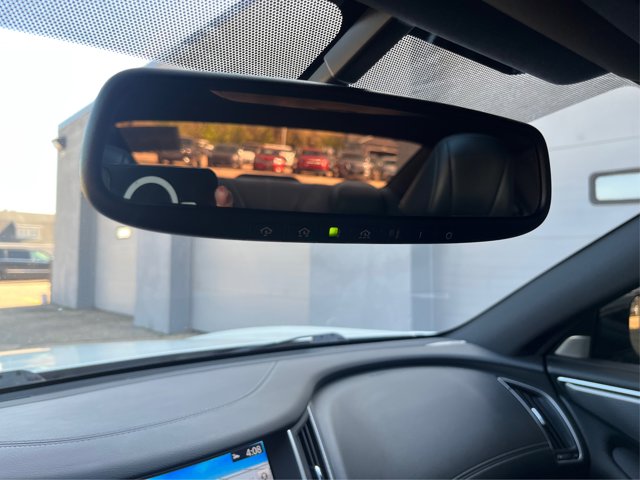 2017 INFINITI Q60 2.0T Premium Image 18 of 47