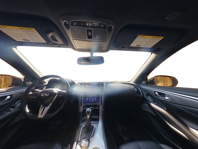 2017 INFINITI Q60 2.0T Premium Image 16 of 47