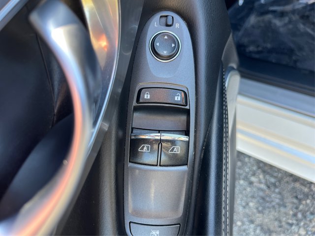 2017 INFINITI Q60 2.0T Premium Image 30 of 47