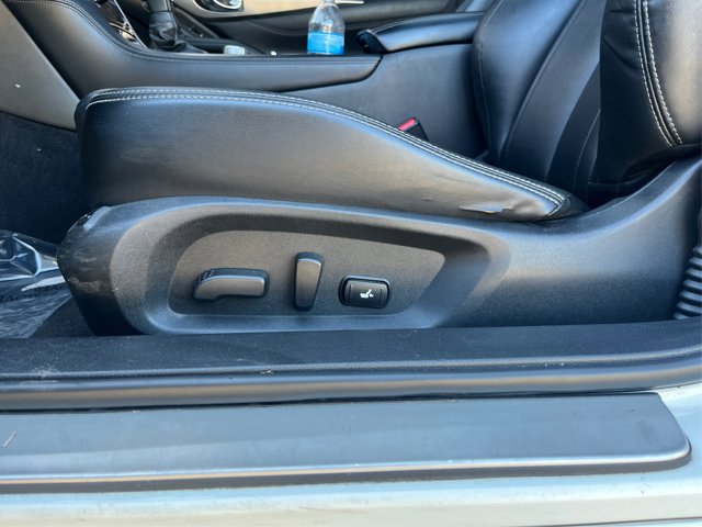 2017 INFINITI Q60 2.0T Premium Image 41 of 47