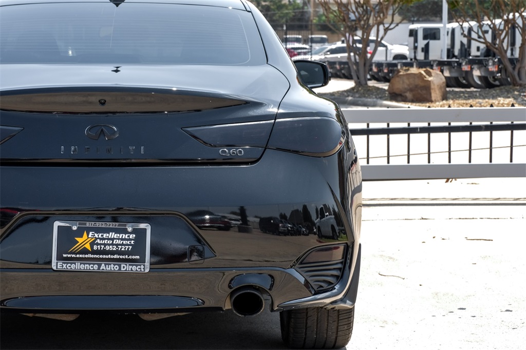 2017 INFINITI Q60 3.0T Premium Image 7 of 54