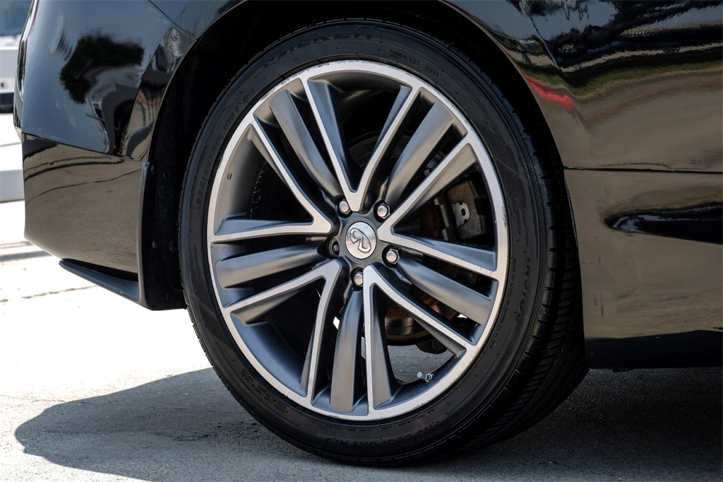 2017 INFINITI Q60 3.0T Premium Image 13 of 54