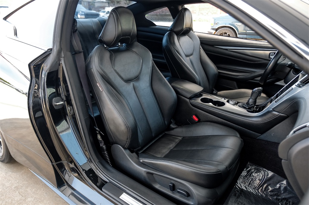 2017 INFINITI Q60 3.0T Premium Image 18 of 54