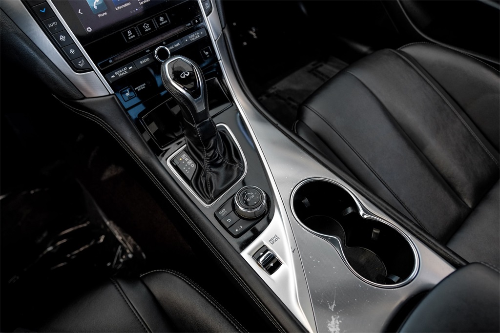2017 INFINITI Q60 3.0T Premium Image 35 of 54