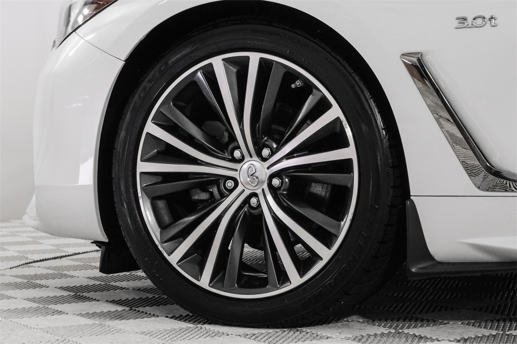 2017 INFINITI Q60 3.0T Premium Image 15 of 64