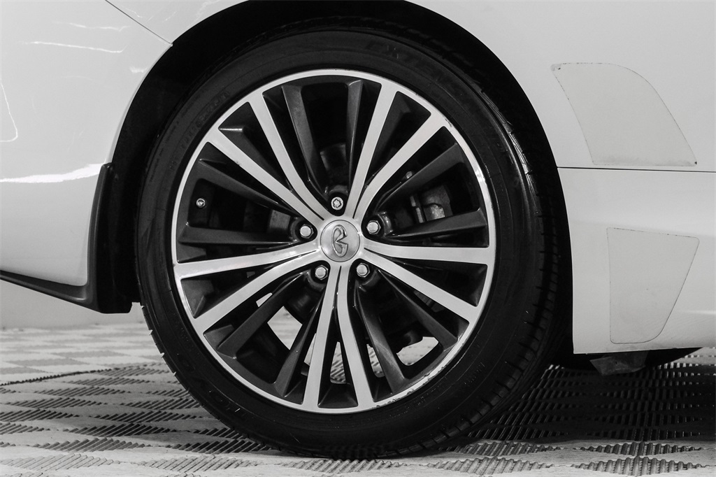 2017 INFINITI Q60 3.0T Premium Image 12 of 64