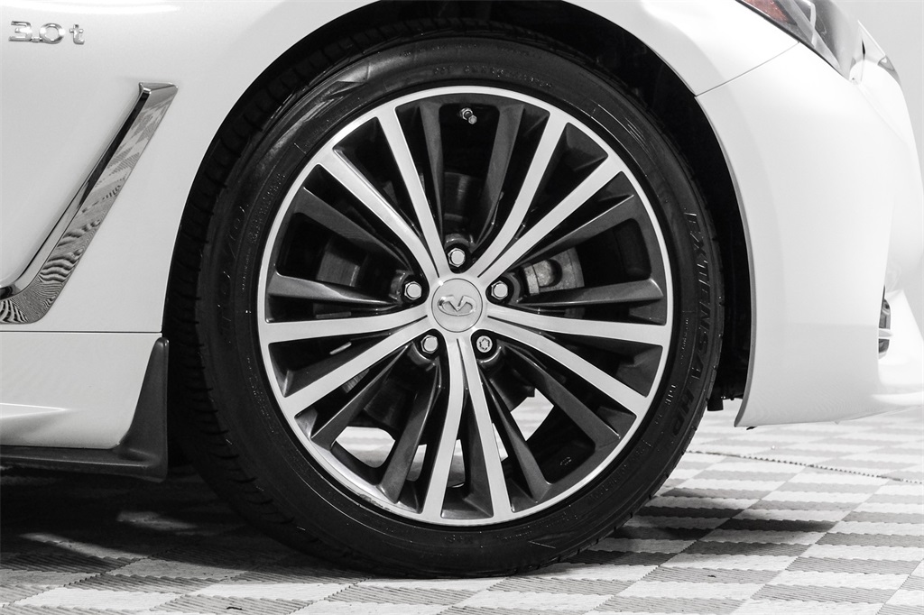 2017 INFINITI Q60 3.0T Premium Image 13 of 64