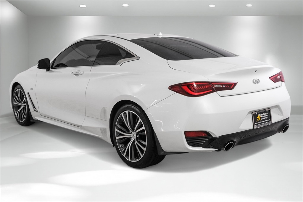 2017 INFINITI Q60 3.0T Premium Image 7 of 64