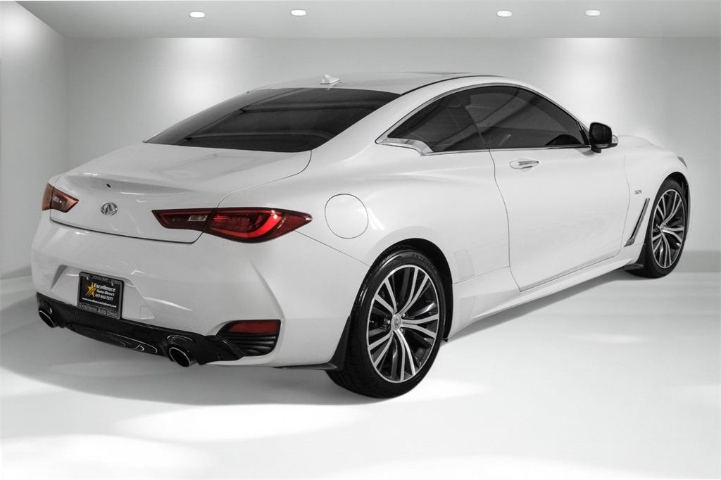 2017 INFINITI Q60 3.0T Premium Image 4 of 64