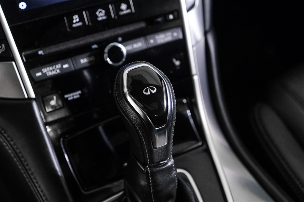 2017 INFINITI Q60 3.0T Premium Image 38 of 64
