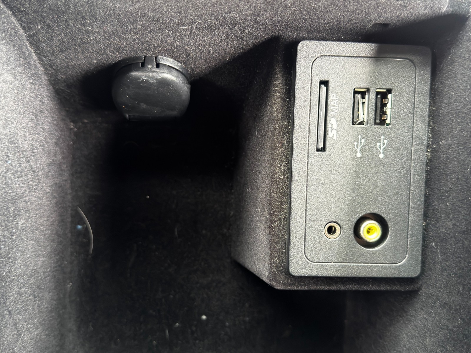 Vehicle image 39 of 46