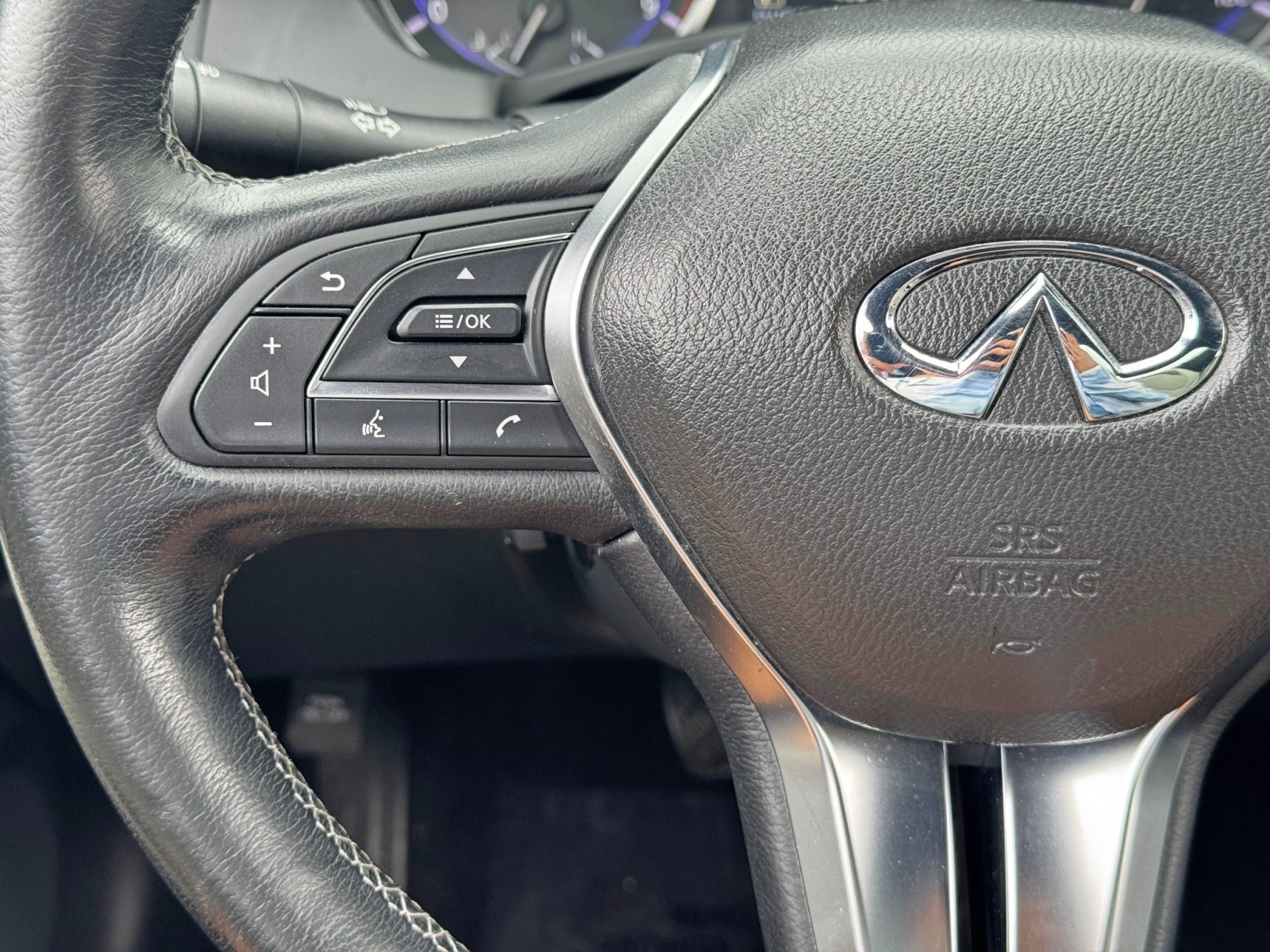 Vehicle image 25 of 46